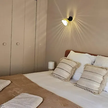 Le Combo Quai 84, Maison Et Apartament *